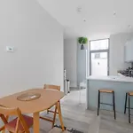 Chic 1Bd Flat Wpatio - 2 Mins From Baron\'S Court!